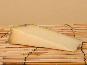 Cantal Entre-Deux (French Pasteurized Cow's Milk Cheese)